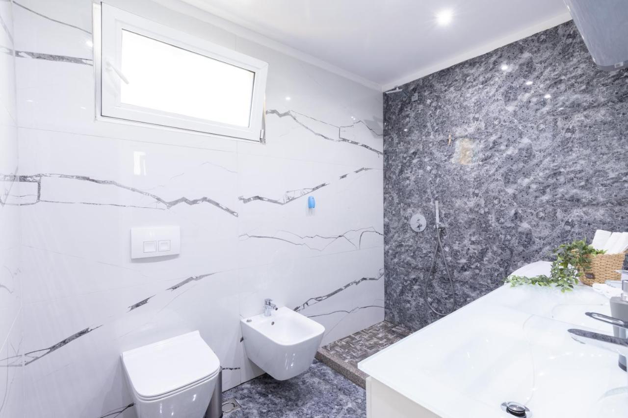 Exclusive 2 Bedrooms Apartment Tirana Exterior foto